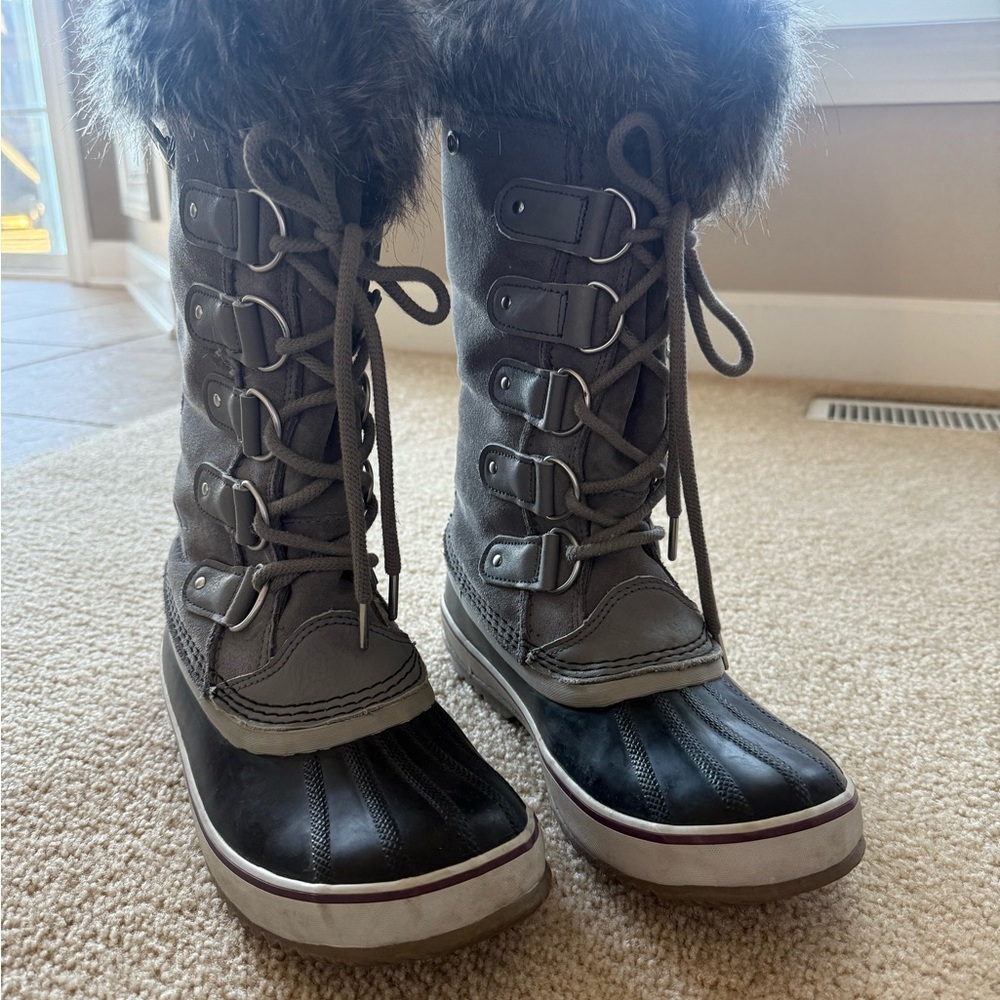 Sorel Joan of Arctic-  Gray and Black Winter Boots